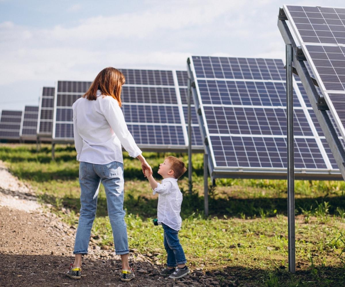 Centrale photovoltaïque au sol et panneaux solaires au sol - Solutions d'énergies renouvelables pour les agriculteurs, industriels et collectivités
