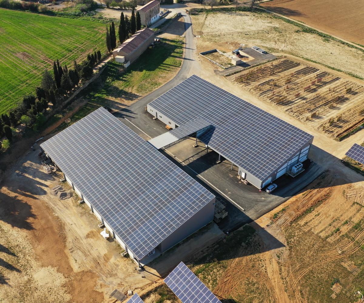 Offre et solution : Hangar photovoltaïque - Panneaux solaires - Solutions d'énergies renouvelables pour les agriculteurs