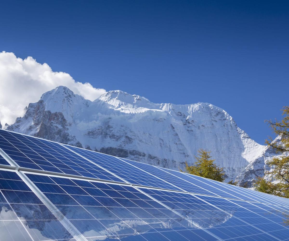 Toiture solaire - Panneaux photovoltaïques - Solutions d'énergies renouvelables pour les agriculteurs, industriels et collectivités